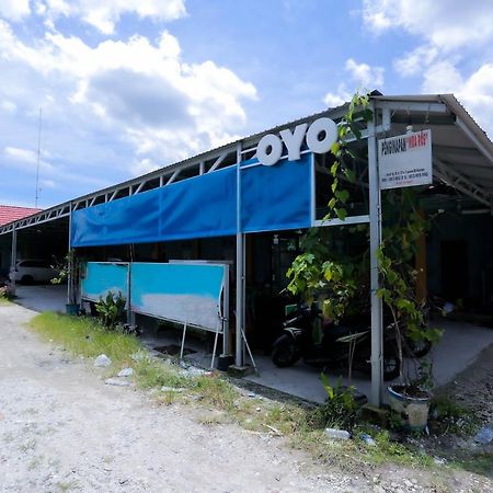 Oyo 2692 Penginapan Mba Ros Banjarbaru Exterior foto