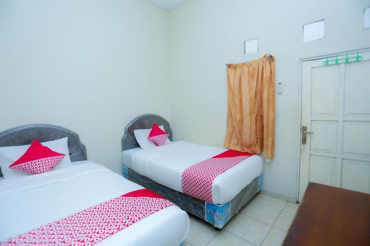 Oyo 2692 Penginapan Mba Ros Banjarbaru Exterior foto